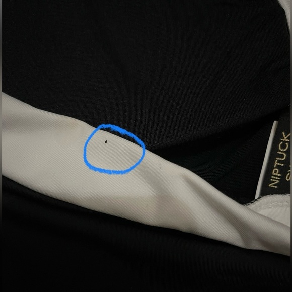 NIPTUCK One Piece Halter Black White Contrast One Piece LUX Swimsuit Size 12 NWT - Picture 4 of 10